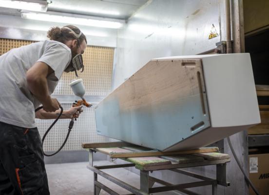 ogf usines cercueils jussey rérieux fabrication couleurs colorés opérateur funéraires 