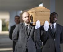 cérémonie chauffeurs porteurs cercueil